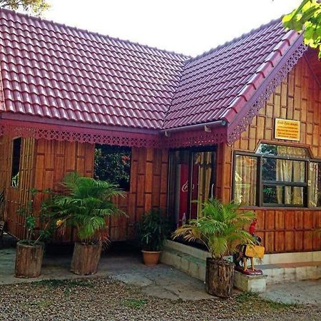 Song Lao Guesthouse Thakhek Ngoại thất bức ảnh