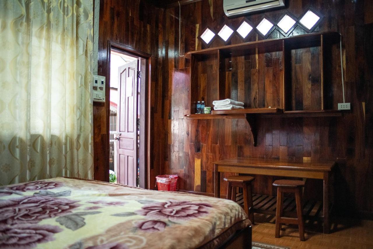 Song Lao Guesthouse Thakhek Ngoại thất bức ảnh