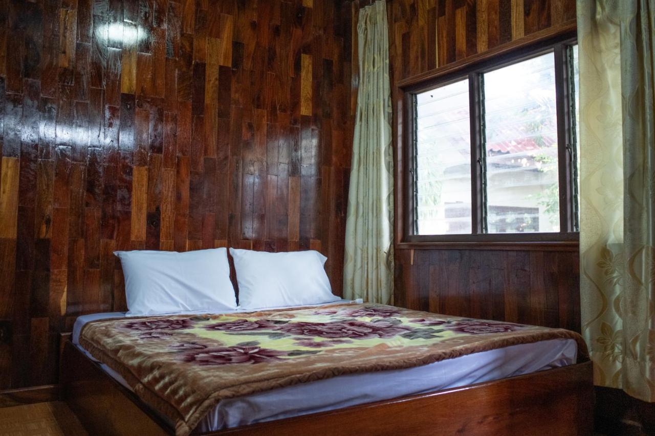 Song Lao Guesthouse Thakhek Ngoại thất bức ảnh